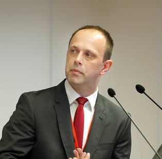 dr. Aleš Holobar